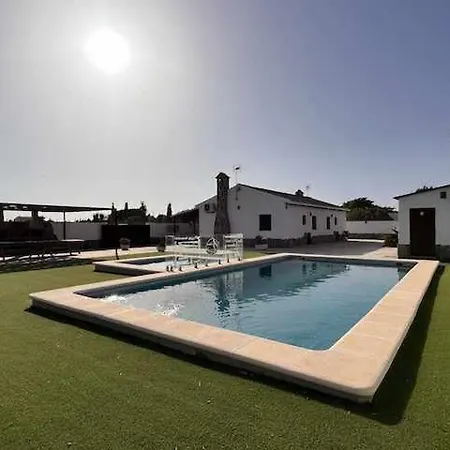 Casa Adosadas Dos Piscina Compartida Homestay